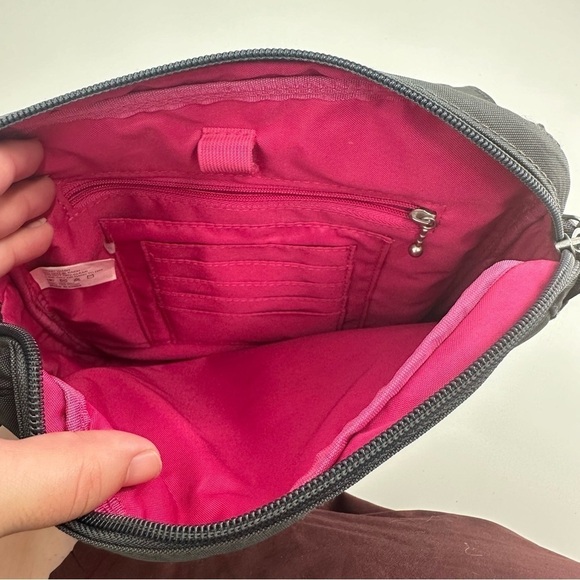 Baggallini Beijing Cross-Body Bag in Grey with Pink Lining Travel Bag - Picture 6 of 6